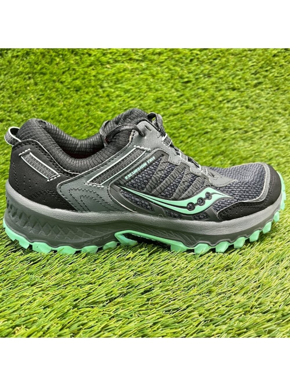 Saucony Excursion TR13 Womens Size 7D Black Green Trail Running Shoes Sneakers